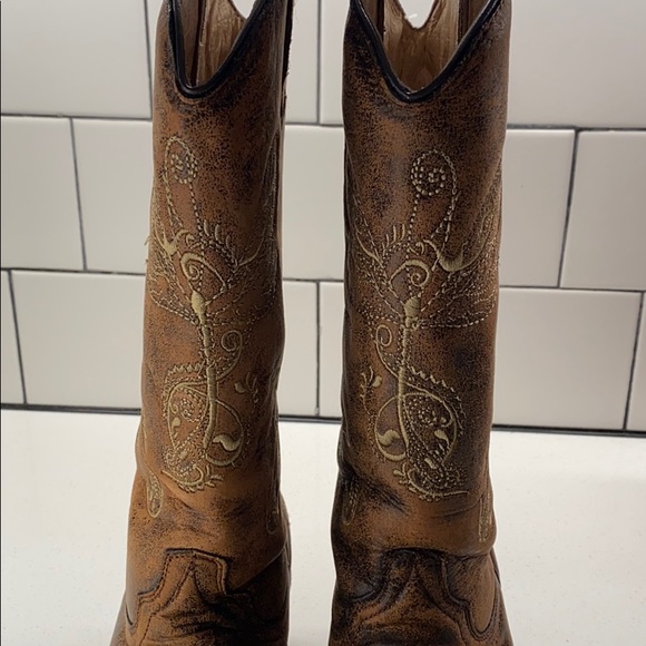 CIRCLE G- EMBROIDERED COWGIRL BOOTS - SQUARE TOE - Picture 3 of 15